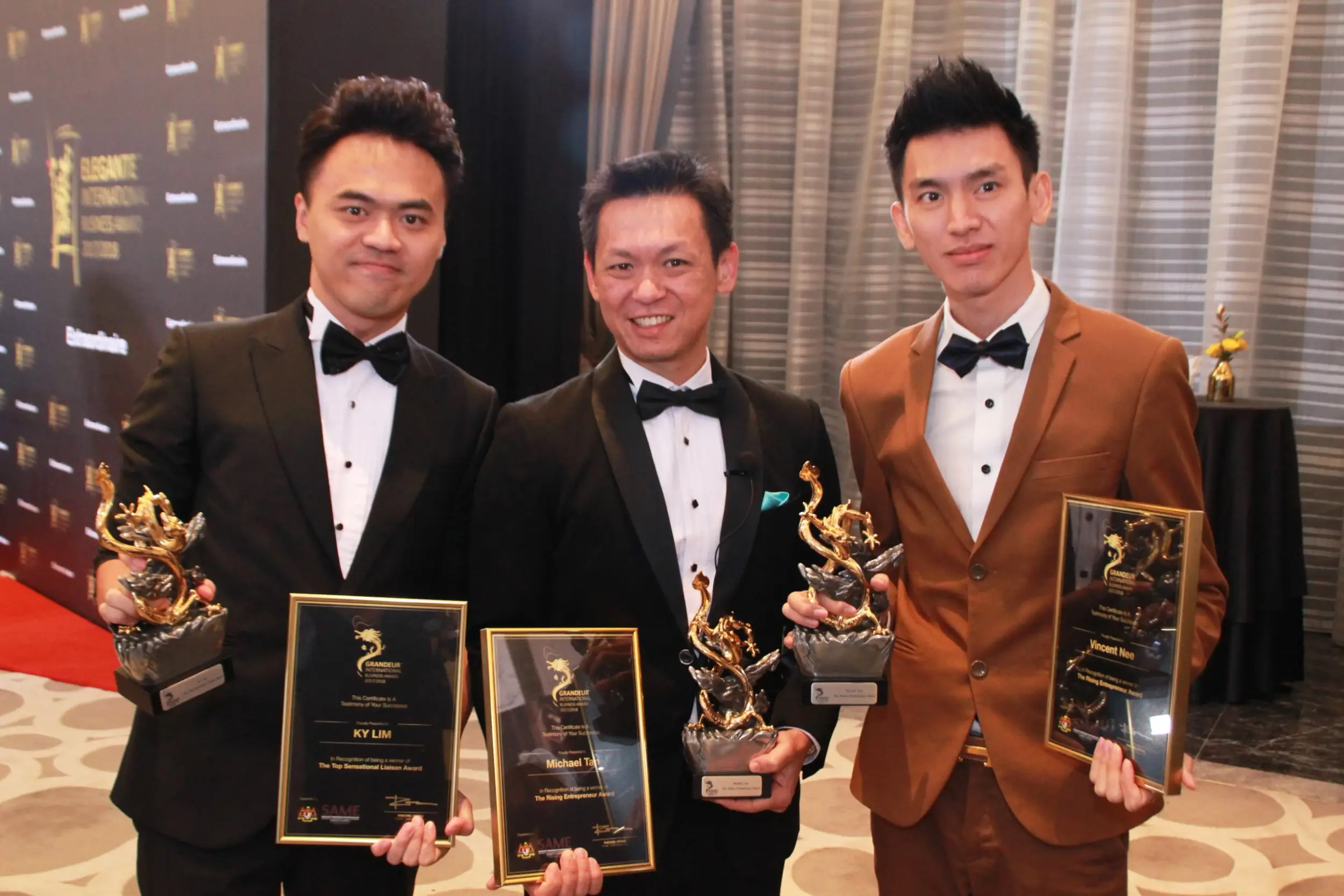 Receiving the Grandeur & Elegante award