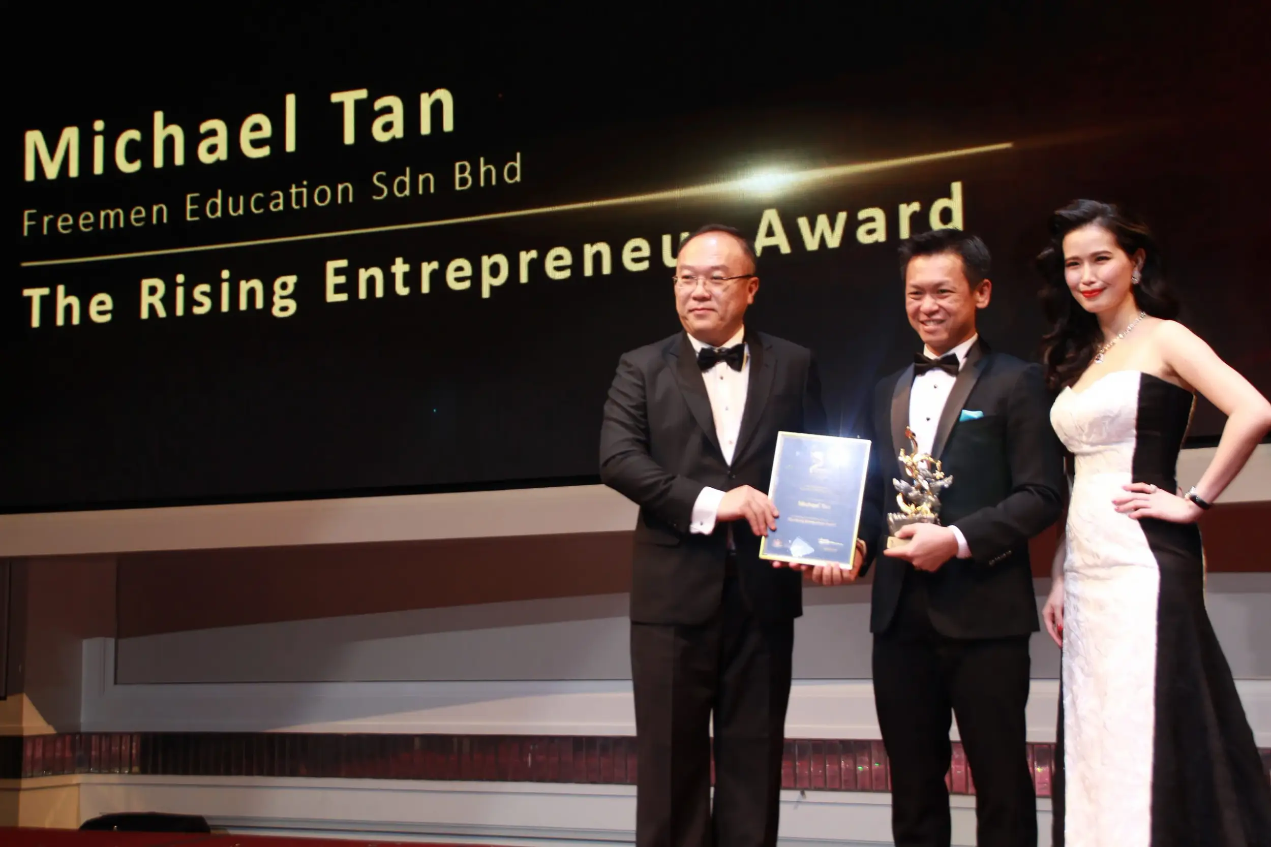 Receiving the Grandeur & Elegante award